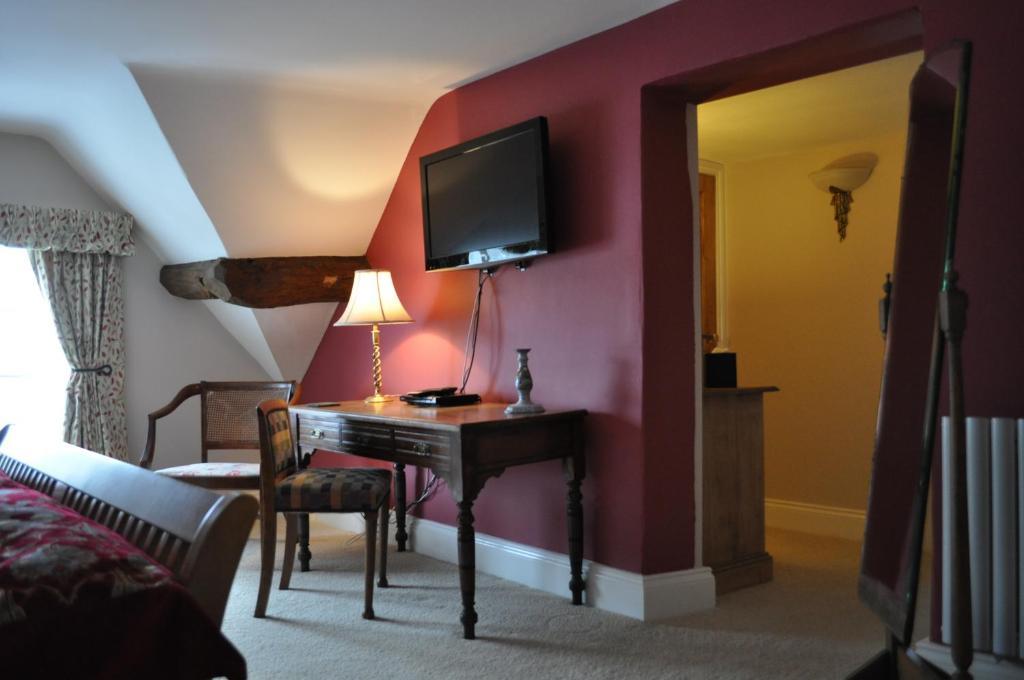 نيونياتون Old Ivy House Bed & Breakfast الغرفة الصورة