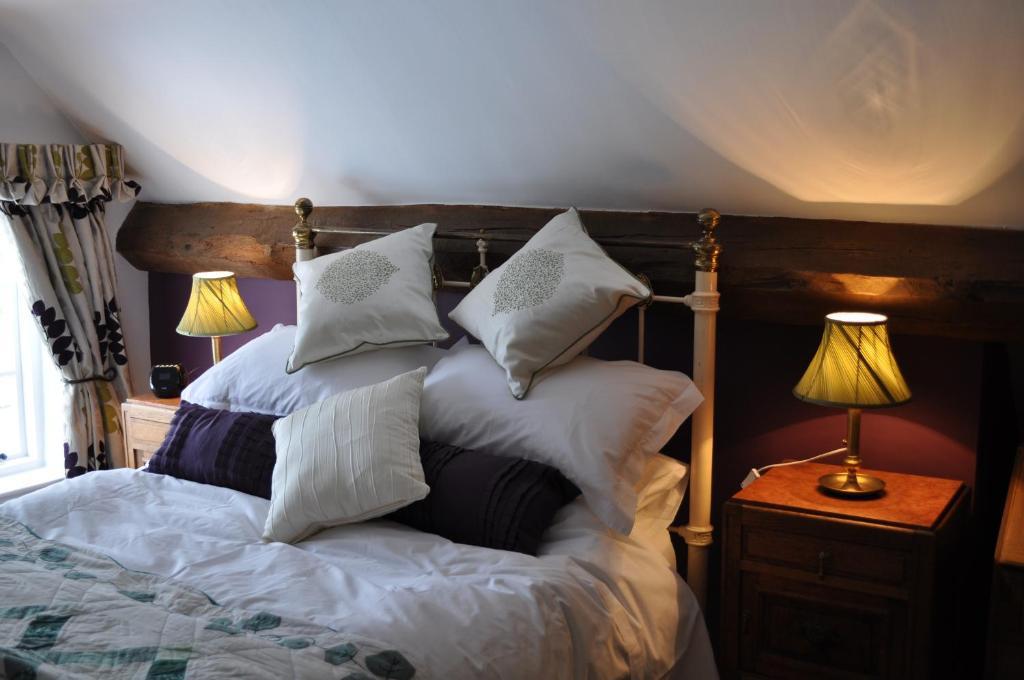 نيونياتون Old Ivy House Bed & Breakfast الغرفة الصورة