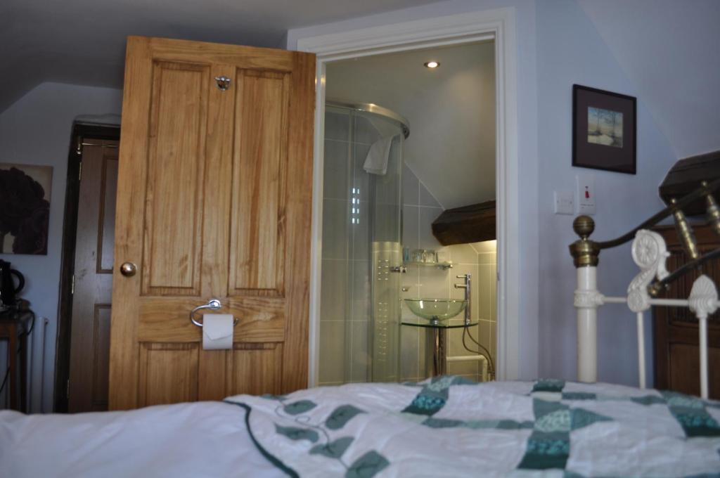 نيونياتون Old Ivy House Bed & Breakfast الغرفة الصورة