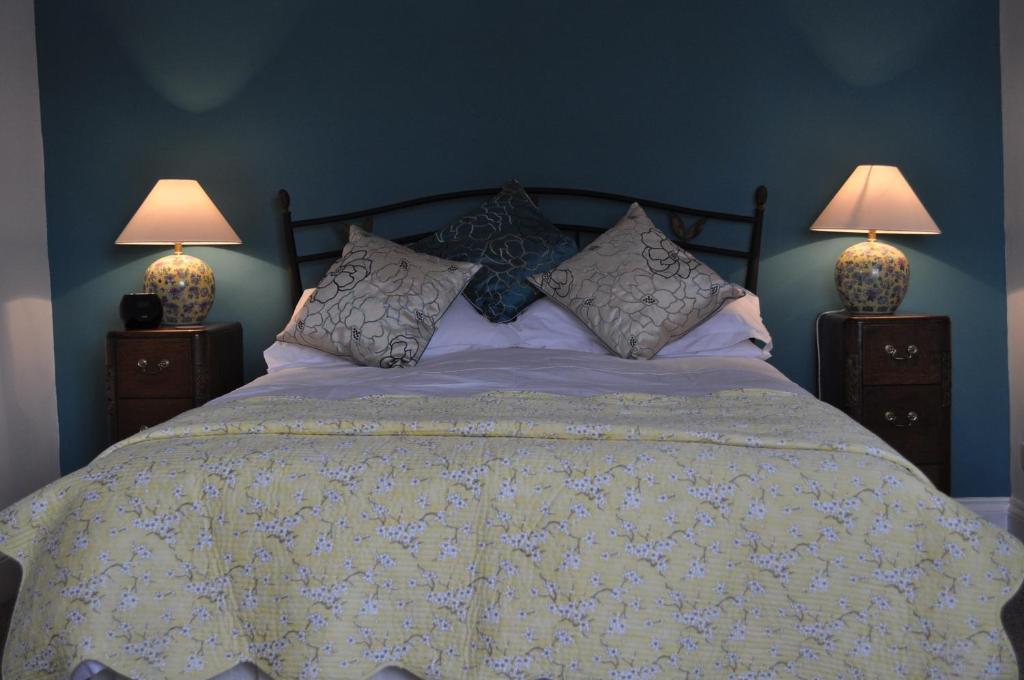 نيونياتون Old Ivy House Bed & Breakfast الغرفة الصورة