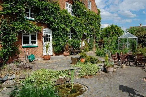 نيونياتون Old Ivy House Bed & Breakfast المظهر الخارجي الصورة